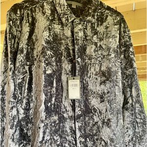 Probably the coolest shirt I’ve never worn and paid out the a$$ for. 🤷🏼‍♂️